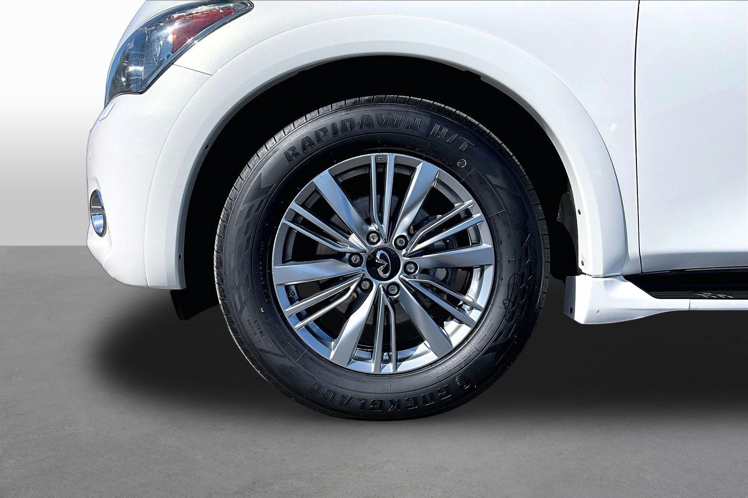 Used 2011 INFINITI QX56 4WD w/ Deluxe Touring Pkg image 8