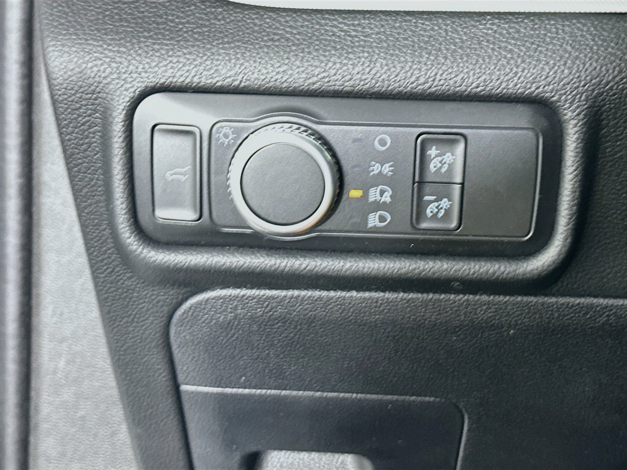Used 2020 Ford Explorer XLT RWD image 17