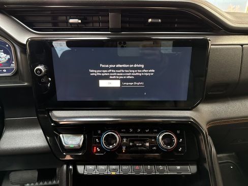 Used 2022 GMC Sierra 1500 AT4 w/ Technology Package image 19