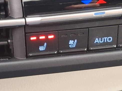 Certified 2024 Toyota Sienna Limited image 27