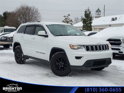 Used 2020 Jeep Grand Cherokee Laredo image 1