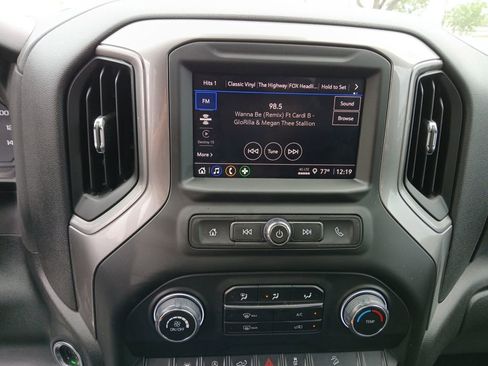 Used 2025 Chevrolet Silverado 1500 Custom Trail Boss w/ Dark Appearance Package image 21