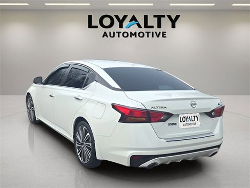 Used 2023 Nissan Altima 2.5 SL image 3