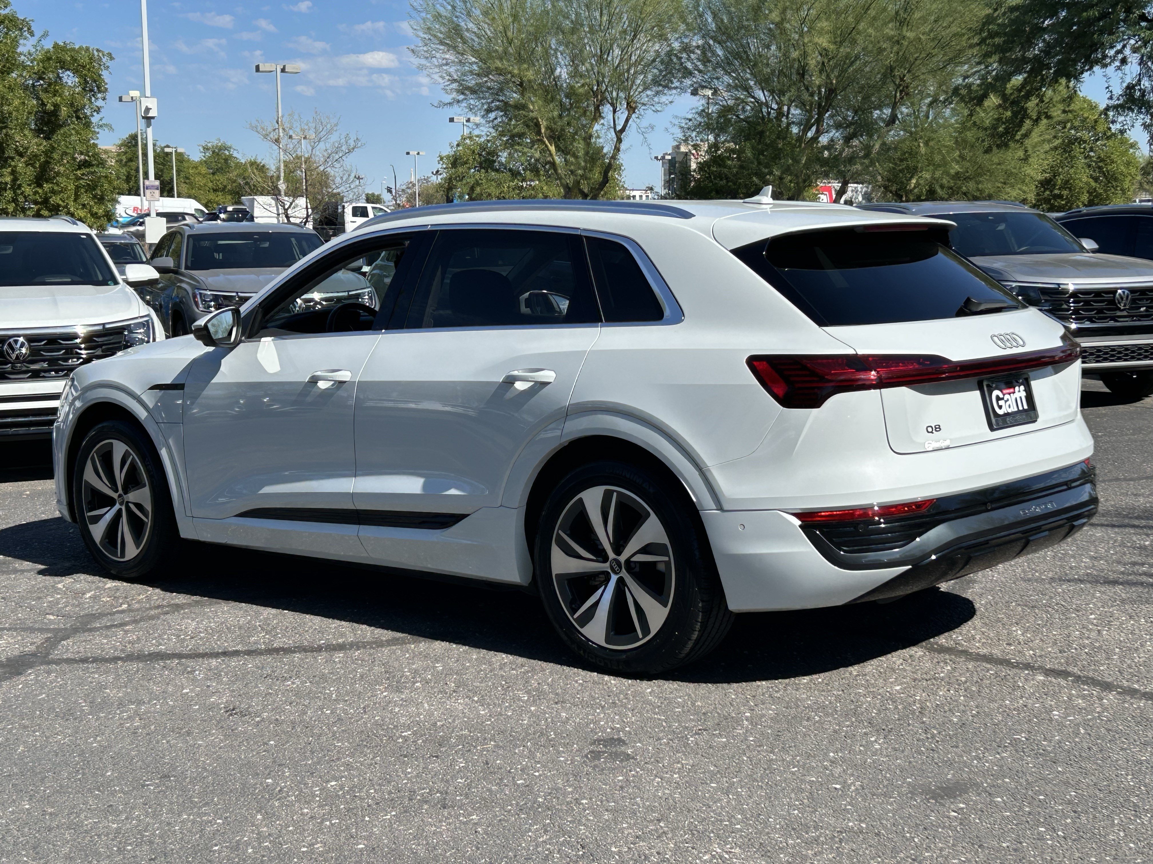 Used 2024 Audi Q8 e-tron Premium Plus w/ Premium Plus Package AWD/4WD image 3