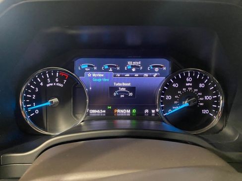 Used 2020 Ford Expedition XLT w/ Equipment Group 202A AWD/4WD image 24