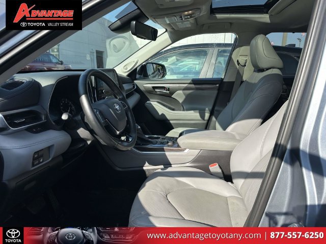 Certified 2021 Toyota Highlander Limited AWD/4WD image 21