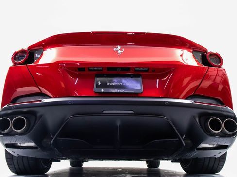 Certified 2019 Ferrari Portofino RWD image 23
