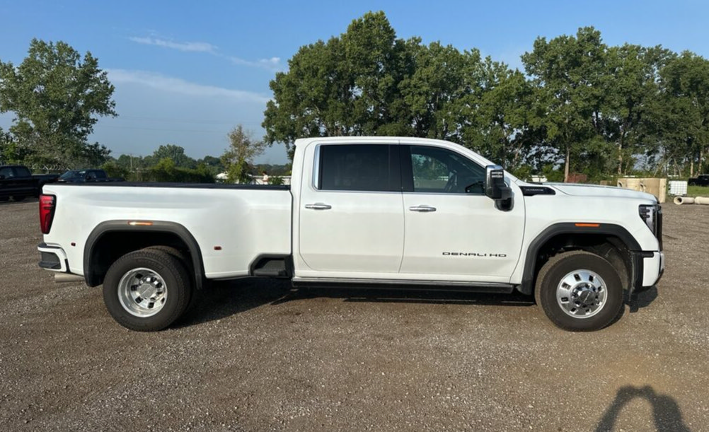 Used 2026 GMC Sierra 3500 Denali Ultimate AWD/4WD image 6