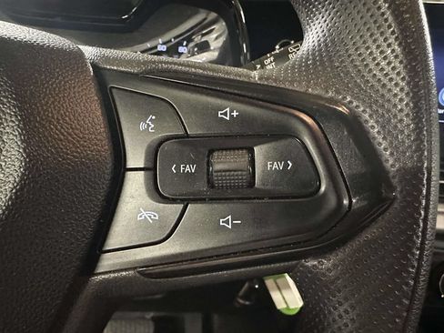 Used 2024 Chevrolet Trax LS w/ LS Convenience Package FWD image 26