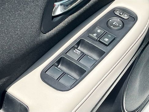 Used 2021 Honda HR-V LX image 17