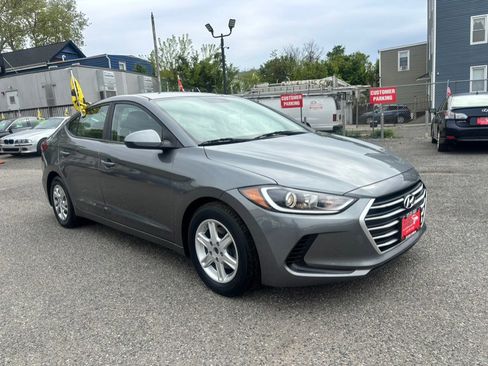 Used 2018 Hyundai Elantra SE FWD image 7