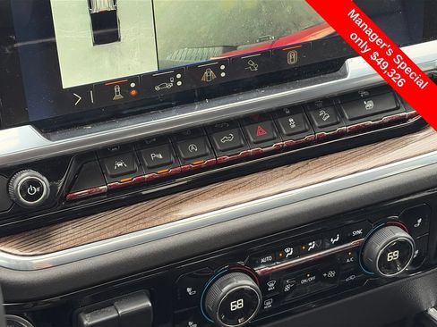 Used 2024 Chevrolet Silverado 1500 LT Trail Boss w/ LT Trail Boss Premium Package AWD/4WD image 24