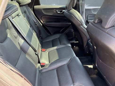 Certified 2023 Volvo XC60 B5 Ultimate image 29