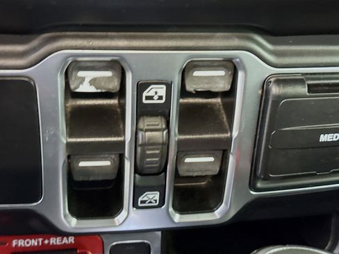 Used 2021 Jeep Wrangler Unlimited Rubicon 4xe w/ Steel Bumper Group image 24