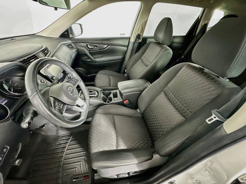 Used 2019 Nissan Rogue SV FWD image 13