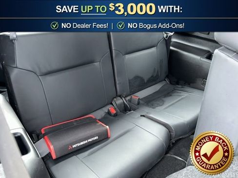 Used 2023 Mitsubishi Outlander SE image 33