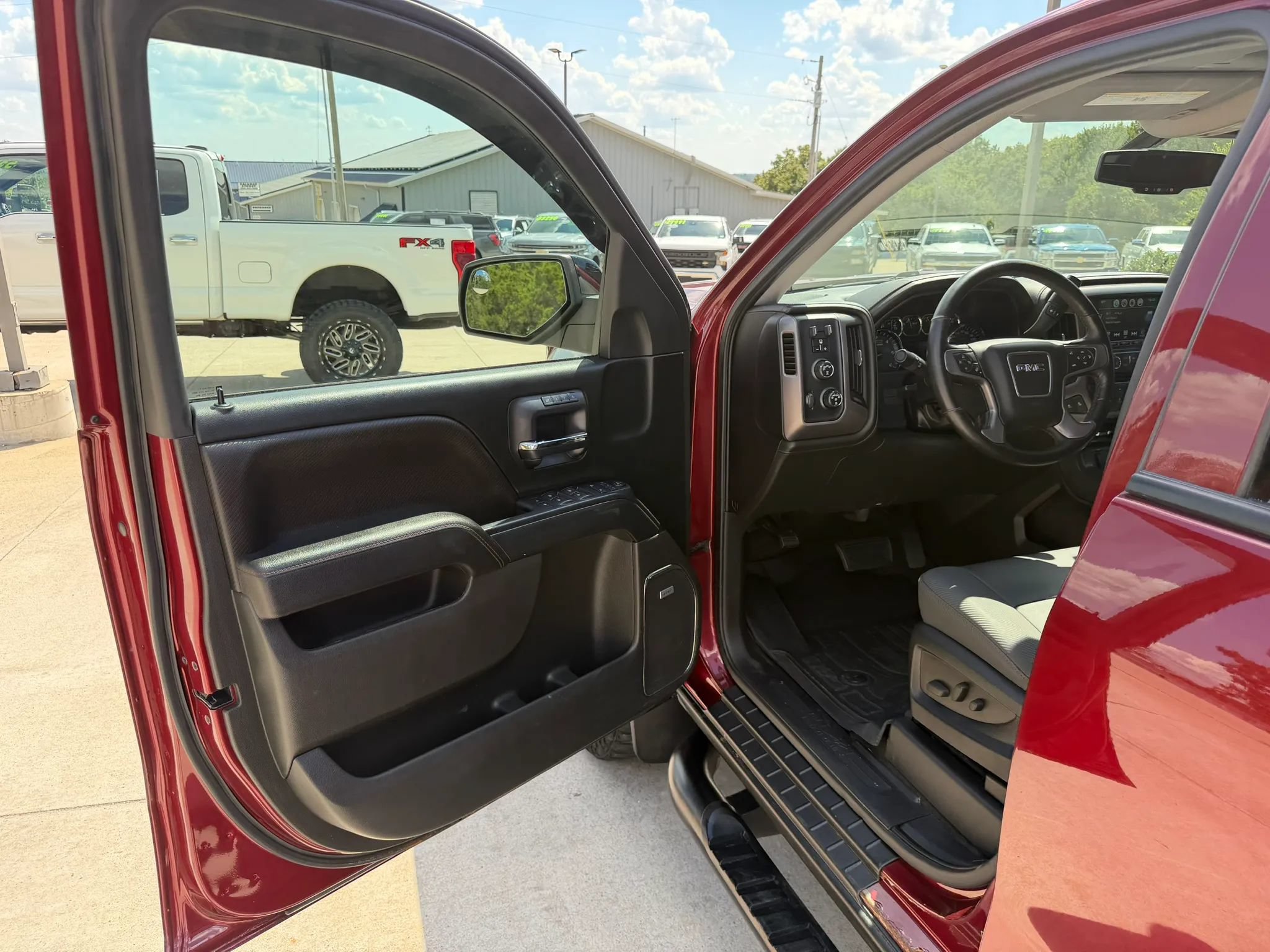 Used 2017 GMC Sierra 1500 SLT AWD/4WD image 13