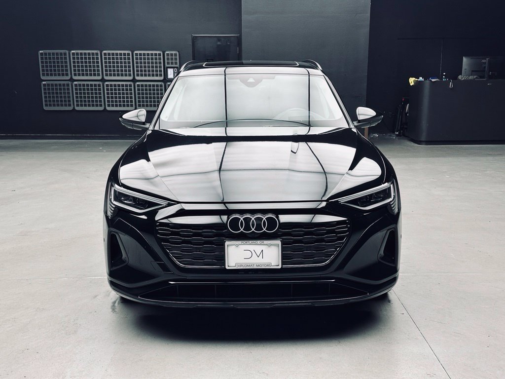 Used 2024 Audi Q8 e-tron Prestige w/ Prestige Package AWD/4WD image 10