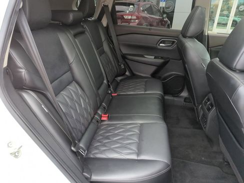 Used 2022 Nissan Rogue Platinum w/ Head-Up Display Package image 33