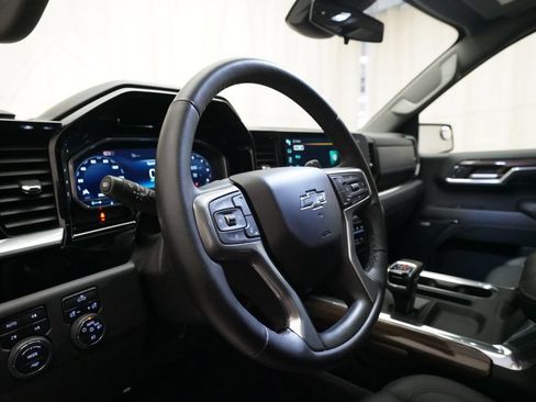 Used 2024 Chevrolet Silverado 1500 LT Trail Boss w/ Convenience Package II AWD/4WD image 8
