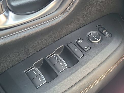 Used 2024 Honda HR-V Sport image 17