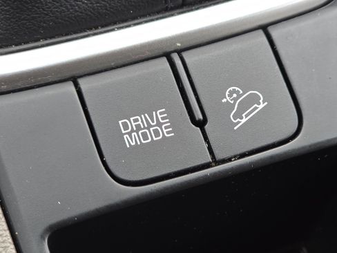 Used 2022 Kia Sportage LX image 9