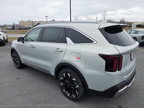 New 2026 Kia Sorento EX FWD image 3
