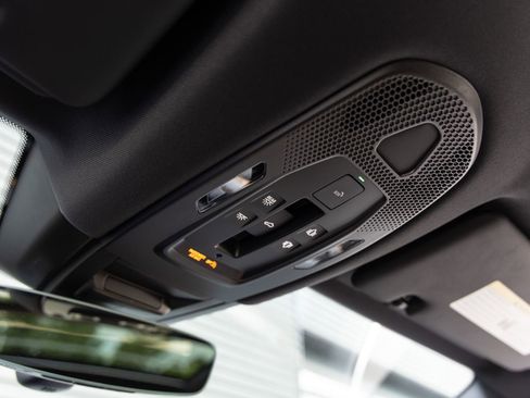 New 2025 Porsche Cayenne image 20