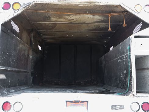 Used 2013 Ford F750 2WD Regular Cab Super Duty image 13