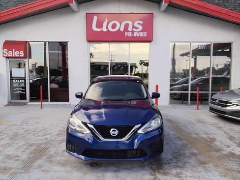 Used 2019 Nissan Sentra SV image 1
