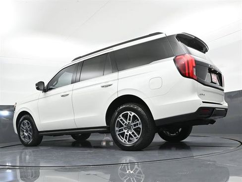 Certified 2026 Ford Expedition Active AWD/4WD image 31