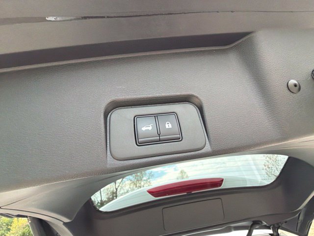 Used 2025 Nissan Rogue SV AWD/4WD image 15