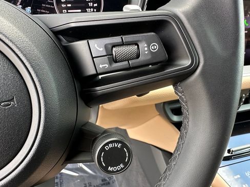 Certified 2026 Porsche Cayenne AWD/4WD image 25