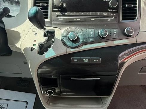 Used 2011 Toyota Sienna LE image 15