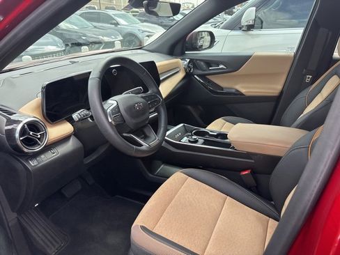 Used 2025 Chevrolet Equinox ACTIV w/ Safety and Technology Package image 5