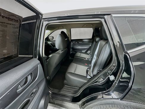 Used 2019 Nissan Rogue S image 22