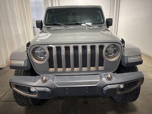 Used 2019 Jeep Wrangler Unlimited Sahara image 2