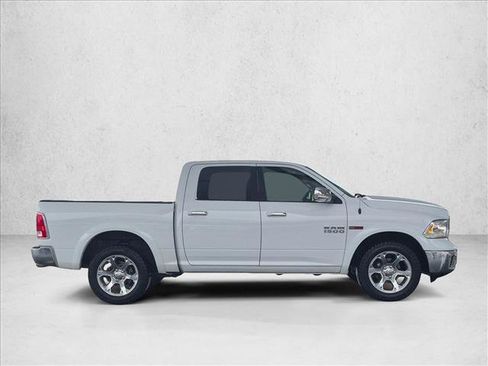 Used 2017 RAM 1500 Laramie w/ Convenience Group AWD/4WD image 4