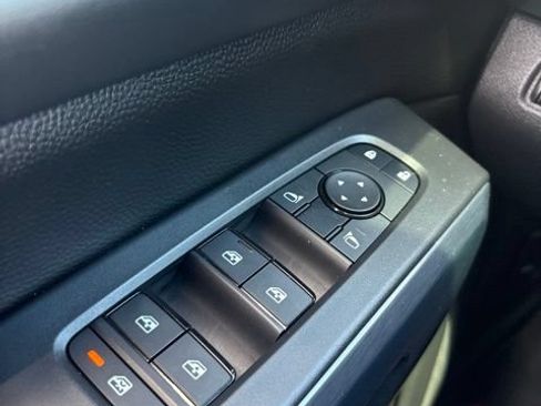 Used 2025 Nissan Pathfinder Rock Creek AWD/4WD image 19