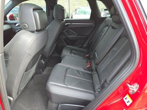 Used 2024 Audi Q3 2.0T Premium Plus w/ Premium Plus Package image 39