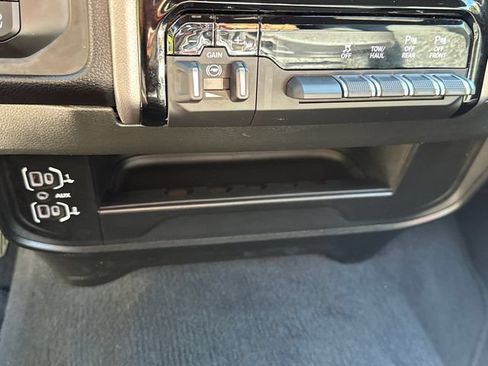 Certified 2026 RAM 2500 Big Horn AWD/4WD image 33