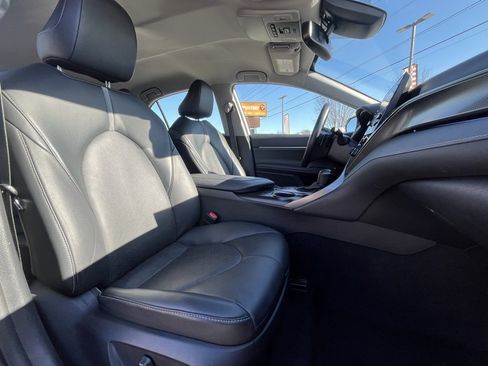 Used 2023 Toyota Camry XSE image 19