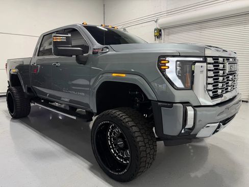 Used 2024 GMC Sierra 2500 Denali w/ Denali Reserve Package image 25