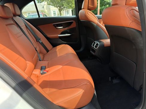 Used 2025 Mercedes-Benz C 300 4MATIC Sedan image 32