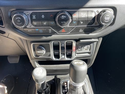 Used 2025 Jeep Wrangler Sport S w/ Convenience Group image 44