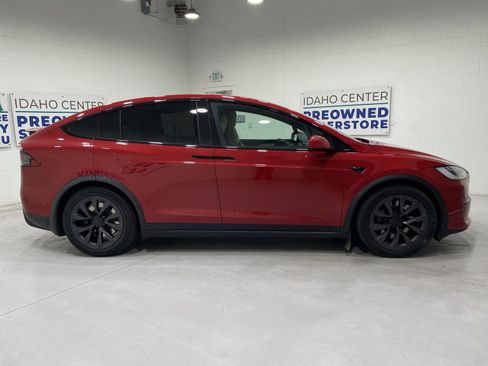 Used 2022 Tesla Model X Plaid image 9