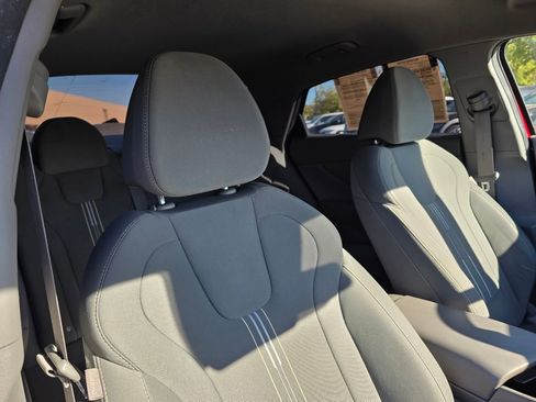 Certified 2023 Hyundai Elantra SEL w/ Convenience Package image 11