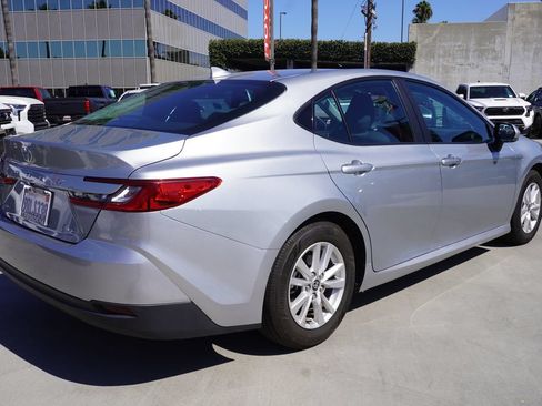 Used 2025 Toyota Camry LE w/ Convenience Package FWD image 7