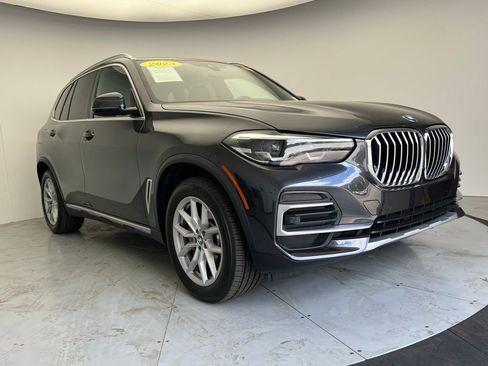 Used 2023 BMW X5 xDrive40i w/ Premium Package image 2