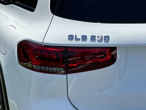 Certified 2023 Mercedes-Benz GLB 250 image 33